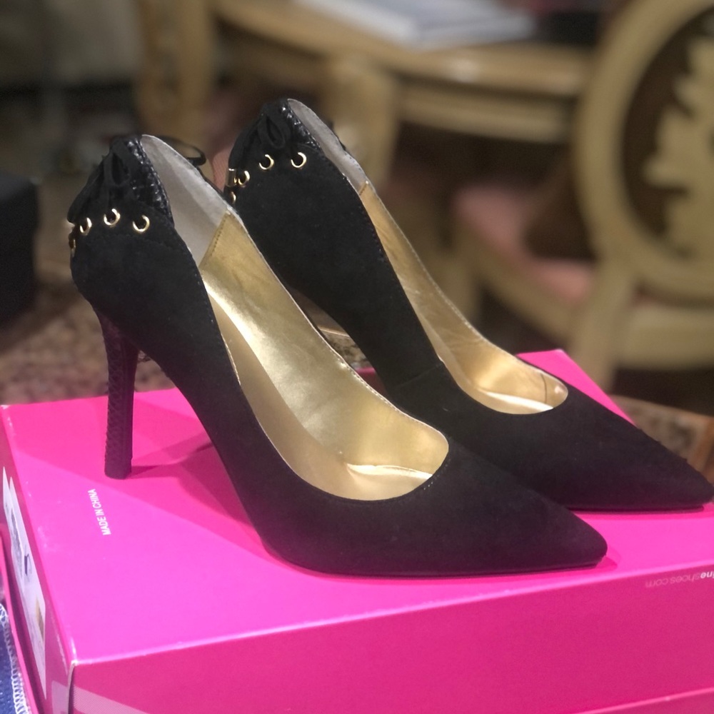 Guess black suede pumps size 8